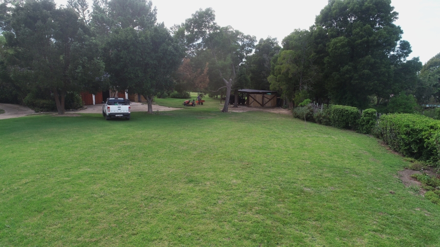 To Let 5 Bedroom Property for Rent in Rheenendal Western Cape